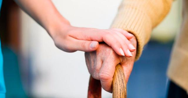 FOTO 16 | 16. Sé generoso con tu tiempo y tu dinero (Foto:Shutterstock)