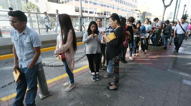 3. Ley de promoción del empleo juvenil. Es un proyecto presentado por el Gobierno a inicios de año, el cual propone que el Estado subsidie el aporte a EsSalud (9% del sueldo) de los jóvenes contratados por las empresas privadas. Se espera que en este seme