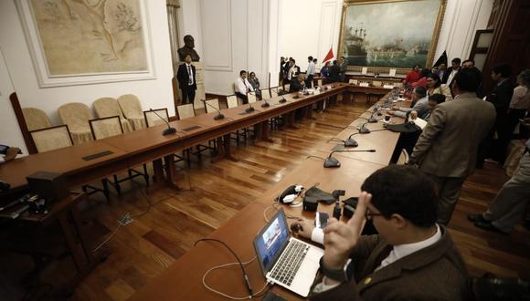 Diego Bazán, presidente de la Comisión de Ética del Congreso, dijo que es la única Comisión que sesiona de manera presencial.  (Foto: GEC).