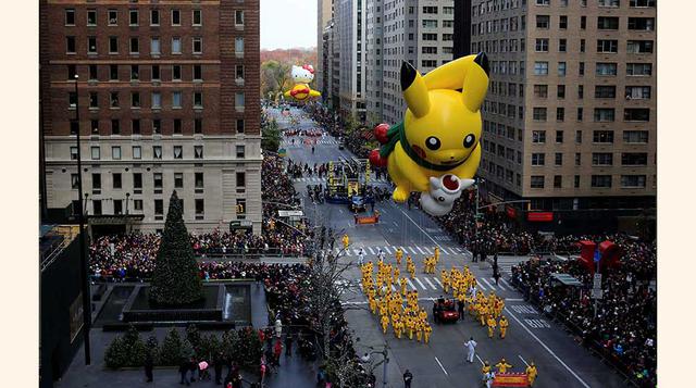 Antes de los globos, desfilaban los animales del Central Park Zoo, como leones, tigres, elefantes y camellos. Luego optaron por los muñecos inflables (al principio sujetados por varas). (Foto: Reuters)