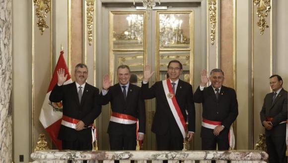 Presidente Martín Vizcarra tomó juramento hoy a los nuevos ministros de Defensa y de Cultura (Foto: GEC)