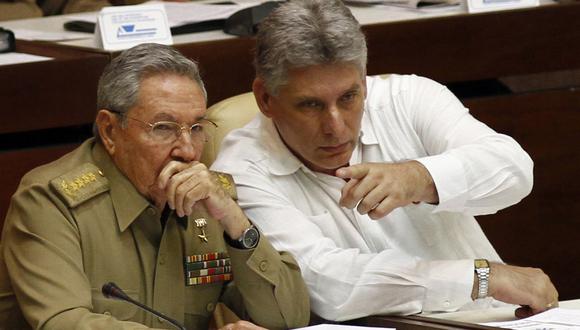 Raúl Castro y su sucesor Miguel Díaz-Canel.