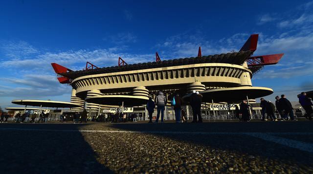 San Siro (Milán – Italia). Este es el estadio del AC Milan y del Internazionale, los dos equipos más populares de la ciudad. Fue inaugurado en 1926 con una capacidad para 80,018 espectadores. Fue una de las sedes del Mundial de 1990. (Foto: Getty)