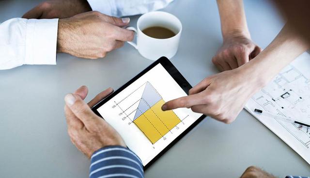 FOTO 2 | 2. FÁCIL DE PRONUNCIAR
image
Esto no es óbice para que se lancen al mercado con nombres muy difíciles de pronunciar en otras lenguas que no sean la nativa. Véase el caso de Hägen-Dazs, Volkswagen, Knorr o Schweppes.