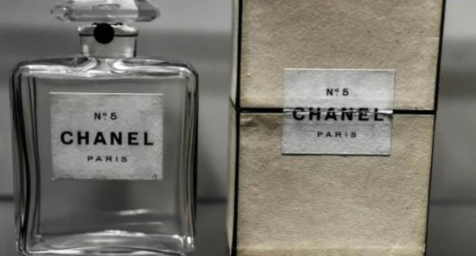 Chanel presenta un monumental frasco del mítico perfume Chanel Nº5