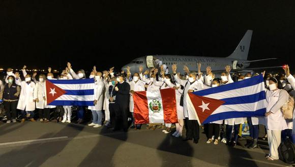 Los profesionales de la salud cubanos llegaron a Lima el último miércoles. (Foto: Migraciones)