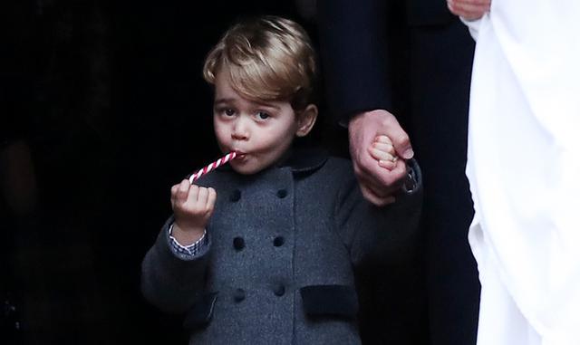 FOTO 8 |  8 Delicioso.
El buen comportamiento del Príncipe George y la Princesa Charlotte fue recompensado con dulces.