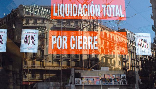 FOTO 15 |  VENTA Y LIQUIDACIÓN DEL NEGOCIO INSOLVENTE. Los procesos de diversificación han derivado, en los últimos años, en algunas empresas en crisis, pero es común que en el análisis de área el negocio original siga siendo viable. En esos casos se puede recurrir a la venta o liquidación del negocio deficitario, opción muchas veces impuesta por el propio banco a la hora de renegociar la deuda. Partiendo de que la realidad impone su cara más dura –la liquidación–, antes de llegar a esa situación se pueden estudiar medidas alternativas, como la cesión de ese área de negocio a los empleados, participando en el asesoramiento de la creación de una nueva empresa. Las ventajas son dobles: desprenderse de una parte de la plantilla al tiempo que se crea una empresa cercana con la que poder colaborar.