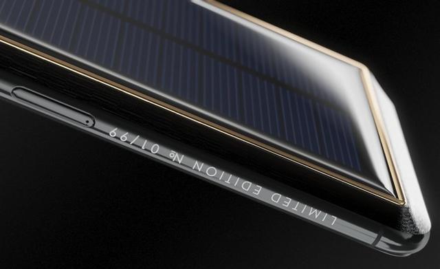 FOTO 4 | El dispositivo tiene una base de carbono, un indicador de carga de la batería solar y un panel solar resistente a golpes.   (Foto: Caviar)