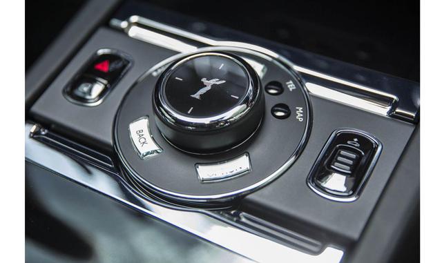 En las subastas Scottsdale de este año, un Rolls-Royce Phantom II Roadster de 1932 se vendió por US$ 341,000; un Rolls-Royce Silver Ghost London-Edinburgh Sports Tourer de 1913 obtuvo US$ 698,500. Cuando llegaron al mercado, cada uno de ellos estaba entre