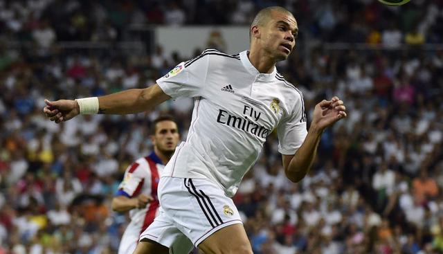 Pepe. El segundo central del equipo es el siempre polémico, Pepe. Este portugués cuesta más de 19 millones de dólares.(AFP)