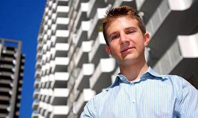 FOTO 7 | 7. Tyler Dikman

Tyler Dikman empezó sus propios negocios cuando tenia 5. Estos incluyen vender limonada, cortar el pasto de los vecinos, cuidar niños y hasta hacer shows de magia. Para cuando tenia 15 lanzó Cooltronics, un negocio de reparación de computadoras. En 2 años, para 2001, ya valía millones de dólares.