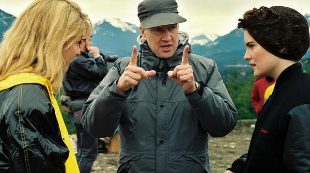 17. Twin Peaks (1990-91). David Lynch es considerado por muchos como uno de los mejores directores de cine de la historia. Twin Peaks significó su incursión en la pantalla chica. Con solo dos temporadas al aire se posicionó como una serie de culto. En la 