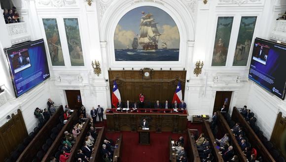 El presidente Gabriel Boric (c), habla en la sesión de instalación del Consejo Constitucional, en el marco del Proceso Constitucional hoy en Santiago de Chile (Chile). EFE/ Elvis González