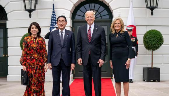 El primer ministro de Japón, Fumio Kishida y su esposa Yuko, junto a Joe y Jill Biden, este 9 de abril en Washington,
BONNIE CASH / POOL (EFE)