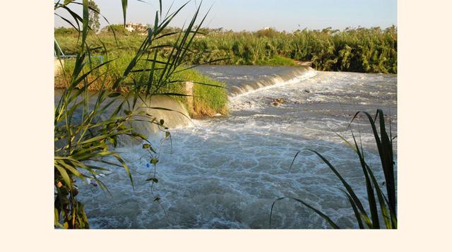 El río Rímac, que provee la mayor parte del agua que se consume en Lima y Callao.