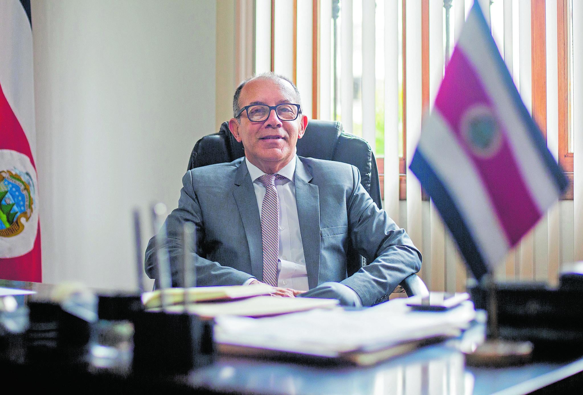 Gustos literarios. Renato Víquez aún tiene inclinación por escritores que forman parte del boom latinoamericano. (Foto: Marco Ramón)