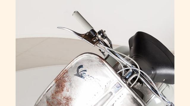 Aunque su estado puede parecer oxidado, funciona perfectamente y se debe a que se utilizó para una restauración demostrativa que mostraba la técnica que se empleó en su fabricación. (Foto: Motorpasión)