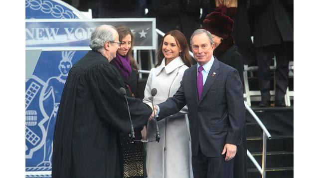 Emma Bloomberg, hija del empresario de la mayor compañía financiera de datos Michael Bloomberg, es la jefa de la fundación Robin Hood de la ciudad de Nueva York, que se encarga de ayudar a los más pobres de la ciudad