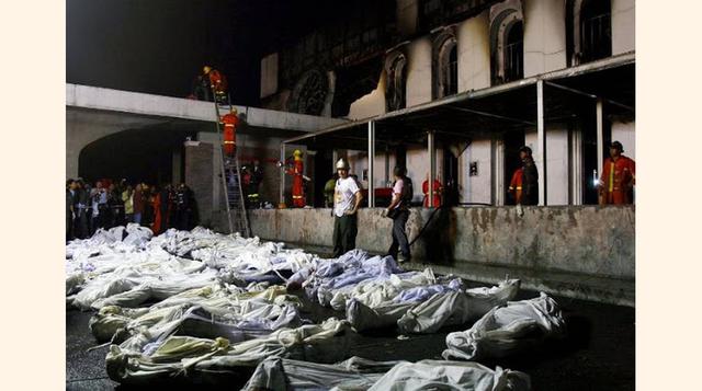 En Rusia, en diciembre del 2009, tomó fuego material pirotécnico en una discoteca de Perm (Urales, 1,200 kilómetros al este de Moscú): 156 muertos. (Foto: AFP)