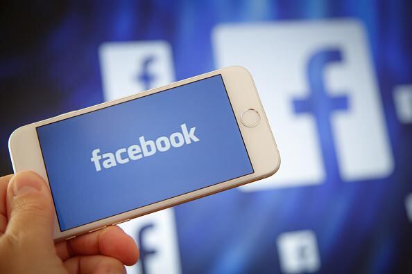La tecnología de reconocimiento facial en Facebook identifica nuestros rostros por medio de nuestras fotografías. (Getty Images)