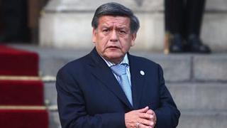 Acuña niega “pacto” con Castillo, pero UCV rechaza pedido para hacer público tesis del presidente y su esposa