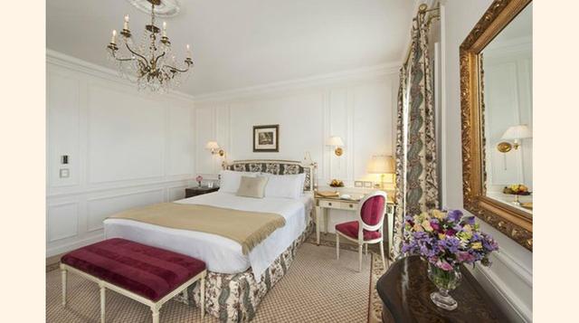 Alvear Palace Hotel,  Buenos Aires, Argentina. "Elegancia del viejo mundo! El vestíbulo, bar y salas de todos ven como algo salido de Versalles. El servicio es impecable y la ubicación es perfecta. "