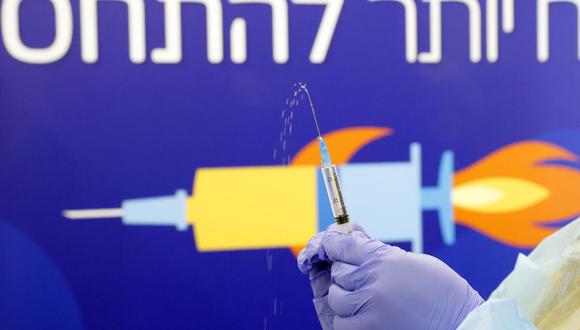 Israel se encamina a una rápida inmunización de su población, que actualmente se encuentra confinada por tercera vez y que, como el resto del mundo, no ve la hora de volver a la normalidad . (Foto de JACK GUEZ / AFP).