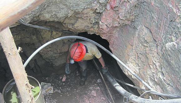 Minem impulsa la formalización de mineros.