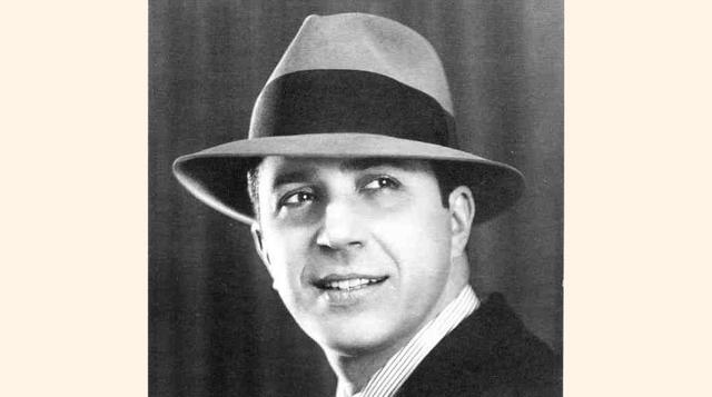 34. Carlos Gardel. "No basta con tener la voz más melodiosa para entonar un tango. No. Hay que sentirlo, además. Hay que vivir su espíritu".
