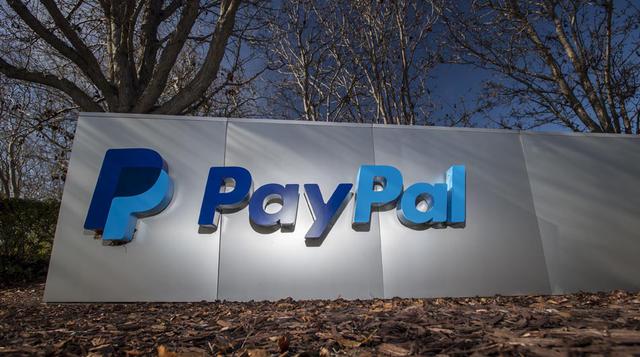 PayPal. El 24% son mujeres en los trabajos de tecnología, el 33% a nivel ejecutivo y un 44% en el total del trabajo. Este es la empresa tecnológica con mayores mujeres.