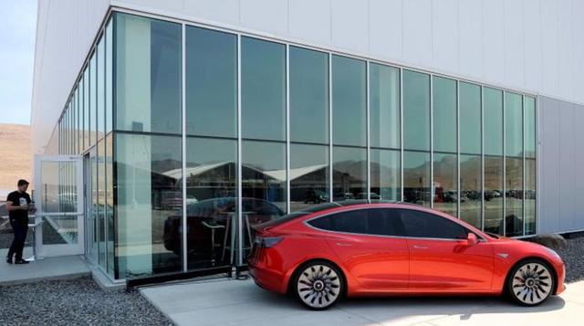 Tesla, compañía estadounidense fabricante de autos eléctricos, cierra el top ten de este ranking con un valor de US$ 4,436 millones.
