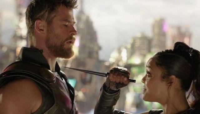 FOTOS 11 | La película muestra el humor retraído de Chris Hemsworth como el poderoso dios Norse y a Cate Blanchett como la diosa Hela. "Thor" recaudó US$ 301 millones desde su primera exhibición, hace seis semanas. (Foto:IMDB)