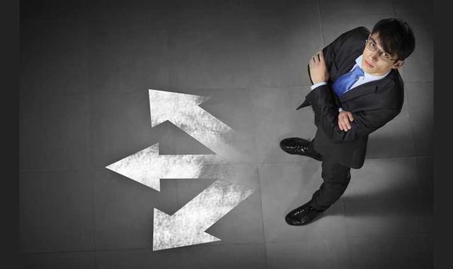 6.  Tienes que confiar en tu instinto. Hay una línea fina entre confiar en tu instinto y ser impulsivo. Confiar en tu instinto es una cuestión de mirar las decisiones desde cualquier ángulo posible, y cuando los hechos no presentan una alternativa clara, 