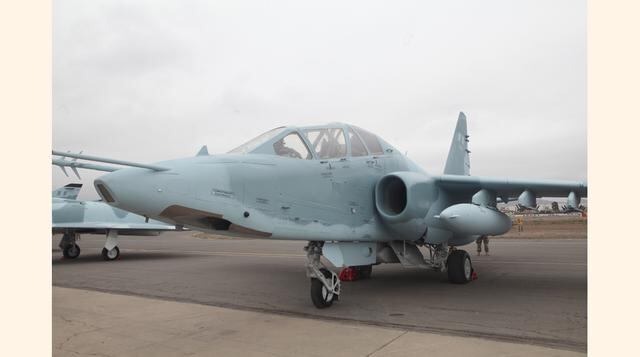 Sukhoi 25. Es una aeronave monoplaza, bimotor.