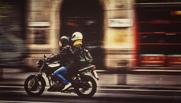 Iniciativa legislativa prohíbe a dos o más personas circular en motocicleta lineal (Fuente: GEC).