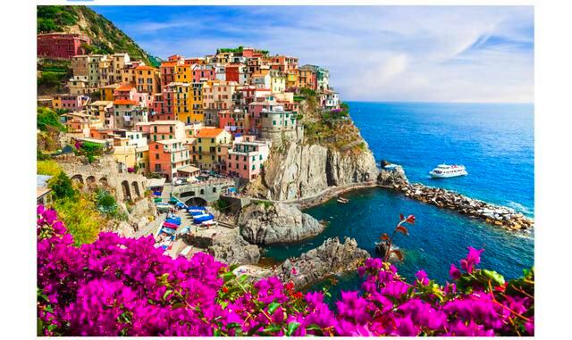 FOTO 17 | Manarola, Italia. "Hace veinte años habrían encontrado pocos visitantes en Cinque Terre, cinco pueblos escondidos en las escarpadas terrazas, limoneros y viñedos de la costa de Liguria", cuenta Tim Jepson. "Todo eso ha cambiado, y