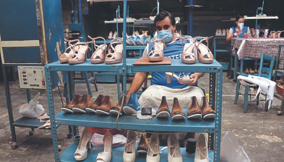 Los fabricantes de calzado de La Libertad se han enfocado principalmente en productos sintéticos como sandalias para damas, que se comercializan en Paruro o en la frontera con Ecuador.