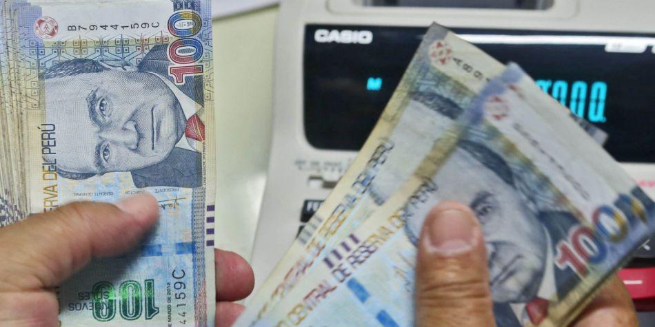 Todos los trabajadores del sector privado cobrarán utilidades, menos los independientes y los practicantes. (Foto: Andina)