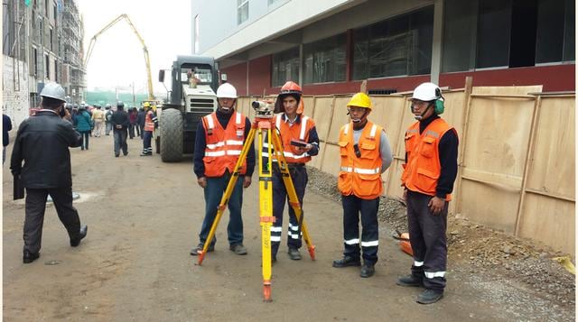 Se estima que en la construcción del complejo deportivo participan unos 1,000 trabajadores. (Foto: Wilfredo Huanachin)