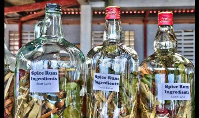 Fotos 5 | CASTRIES MARKET – SANTA LUCIA. Ubicado en la turística capital de Santa Lucía, en Castries, el Castries Market debe formar parte de cualquier lista turística de tareas pendientes. Dicho mercado aún se conserva en el mismo edifico con su techo co