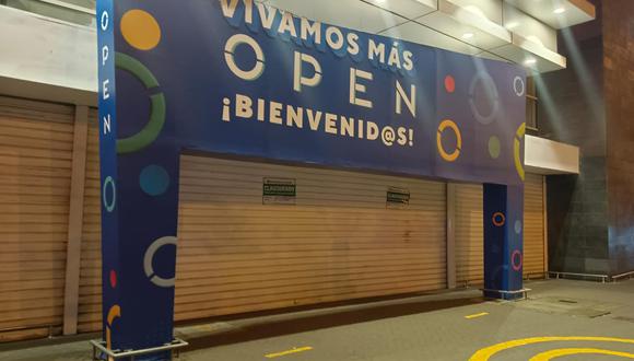 Municipalidad de Surquillo cerró temporalmente Open Plaza Angamos. (Foto: Facebook: Gustavo Sierra)