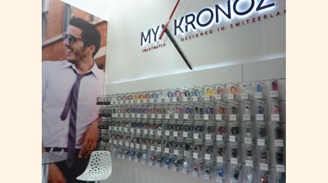 La compañía suiza de relojes MyKronoz lanzó una serie de relojes inteligentes en el MWC. (Foto: Javier Parker)