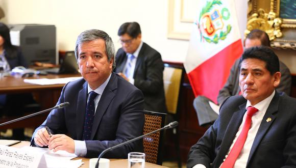 El ministro de la Producción, Raúl Pérez-Reyes, se presentó hoy ante la Comisión de Presupuesto. (Foto: Congreso).
