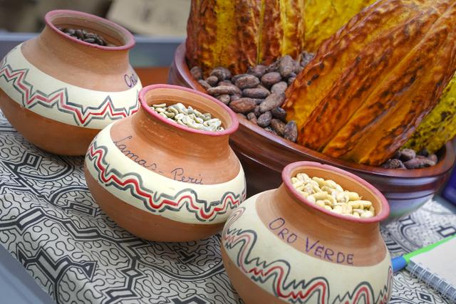 Exhibición de productos alimentarios elaborados en nuestro país.(Foto: Difusión)