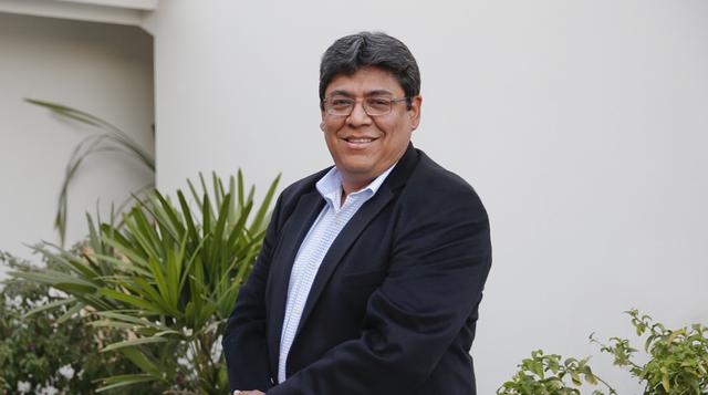 Elmer Rafael Cuba Bustinza. Fue designado como miembro del directorio del BCR el 28 de octubre de este año en representación del Congreso de la República. Es economista de profesión. Asimismo, fue director independiente de las compañías mineras Milpo y At