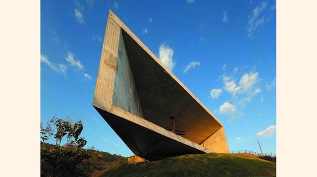Cardedeu (Lago de Coatepeque, El Salvador). Proyecto encargado a EMC Arquitectura está nominado en la categoría de edificios religiosos. (Foto: businessinsider)