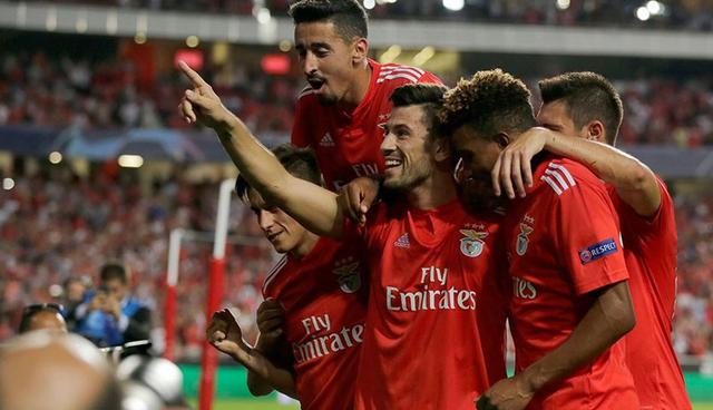 FOTO 3 | Benfica es vestido por Adidas.