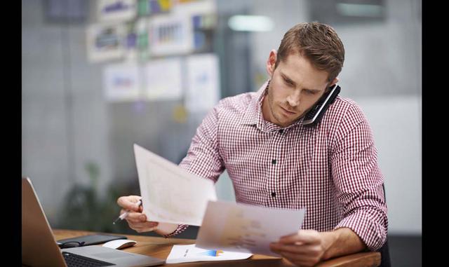 Foto 6 | Sea egoísta. Haga algo que quiera hacer. Es fácil quedarse ‘atascado’ al responder a las necesidades de otras personas y descuidar sus propias prioridades y deseos. Para ser un mejor profesional, termine un proyecto o invierta en un desarrollo profesional que beneficie su carrera, y no la de otros. Hacer algo propio le ayudará a posicionarse para el próximo paso que quiere dar en su carrera.