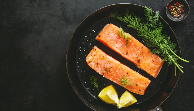FOTO 5 | 6. Otra de las carencias en la dieta es el omega-3. Esta grasa saludable es importante para la función cerebral y cardiaca y se encuentra en productos como el salmón, las sardinas y el atún. (Foto: Freepik)